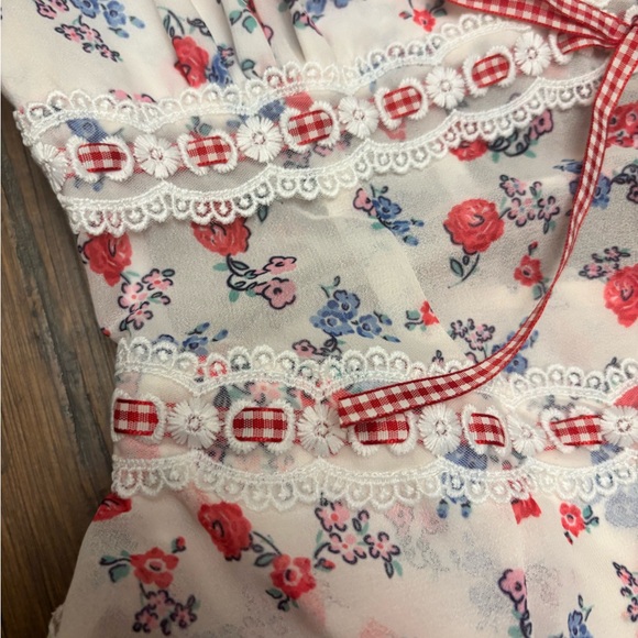 NWT for love and lemons ditsy day floral mini dress - Picture 4 of 16